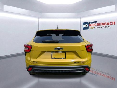 Used 2024 Chevrolet Trax RS FWD image 5