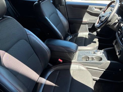 Used 2025 Ford Escape ST-Line AWD/4WD image 4