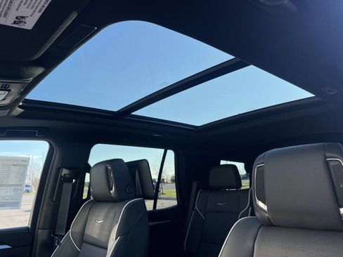 New 2026 Cadillac Escalade Luxury image 30