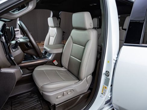 Used 2025 GMC Sierra 2500 SLT image 30