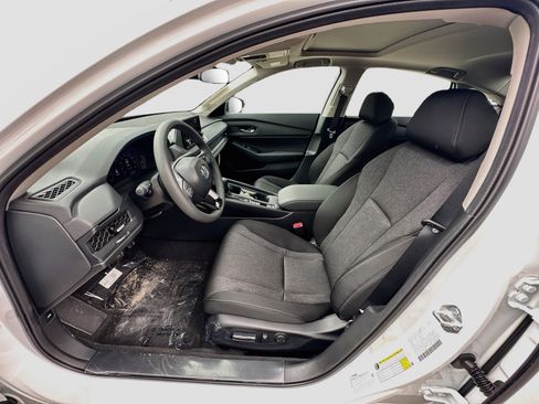 Used 2025 Honda Accord SE image 18