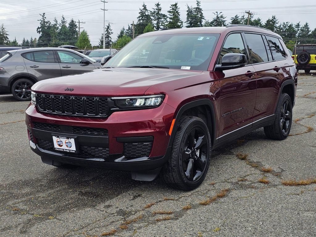 Used 2023 Jeep Grand Cherokee L Laredo AWD/4WD image 4