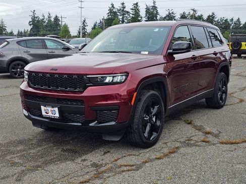 Used 2023 Jeep Grand Cherokee L Laredo AWD/4WD image 4