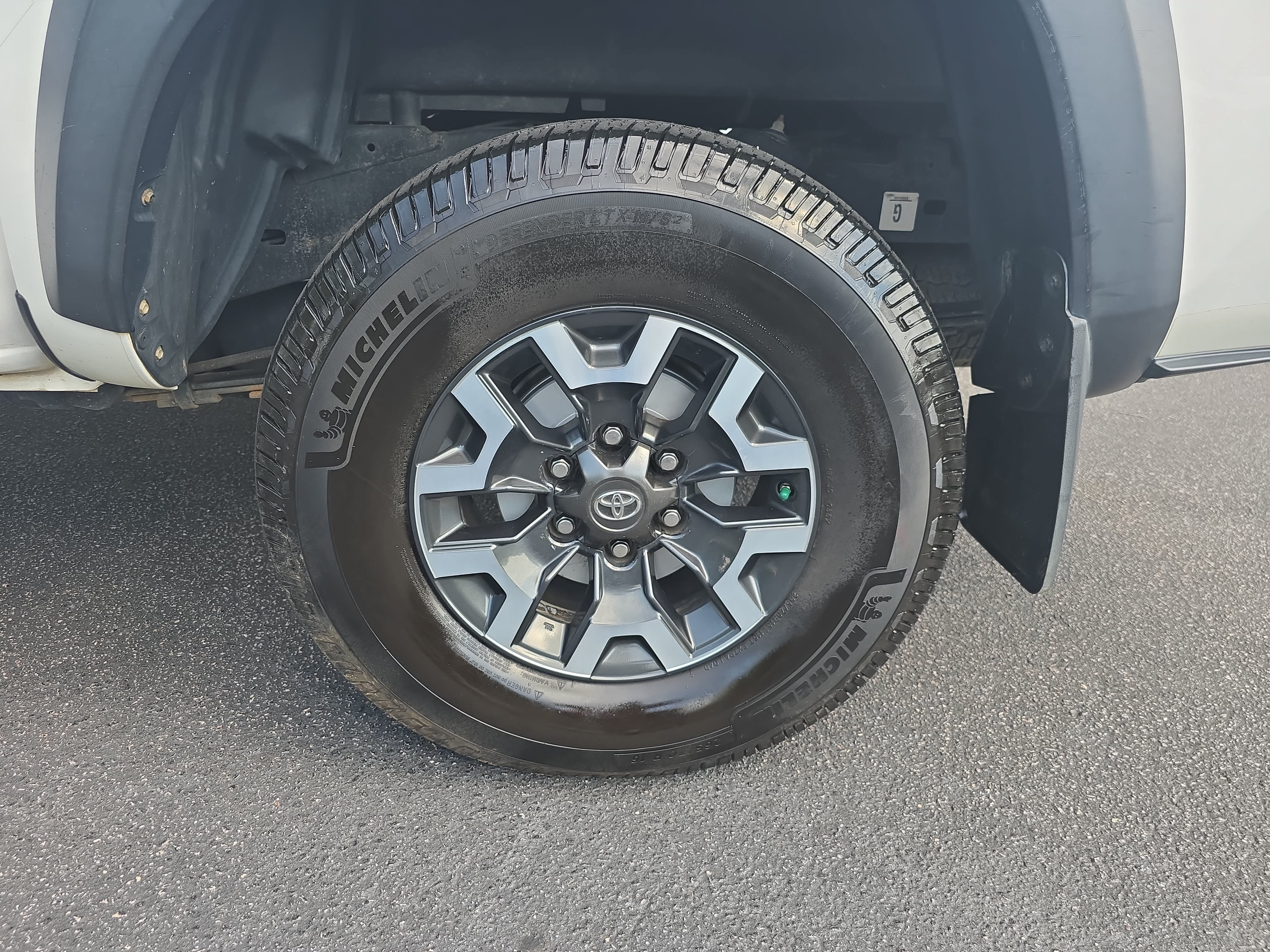 Used 2020 Toyota Tacoma TRD Off-Road AWD/4WD image 30