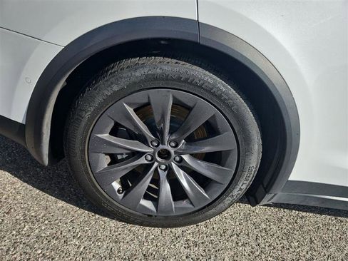 Used 2019 Tesla Model X Long Range image 11