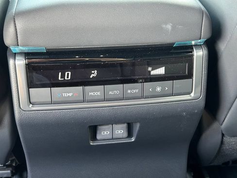 Used 2026 Lexus GX 550 w/ Accessory Package (2T) AWD/4WD image 25