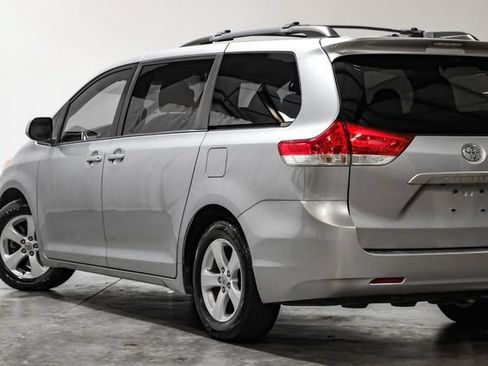 Used 2012 Toyota Sienna LE FWD image 15