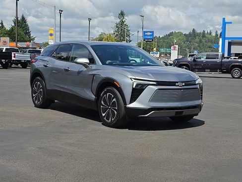 Used 2024 Chevrolet Blazer EV LT AWD/4WD image 2