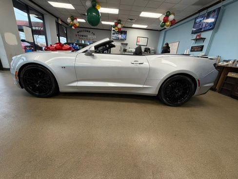 Used 2019 Chevrolet Camaro SS image 16