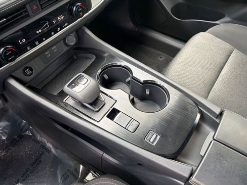 Used 2025 Nissan Rogue SV FWD image 42
