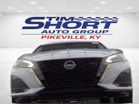 Used 2025 Nissan Altima 2.5 SR w/ SR Premium Package AWD/4WD image 4