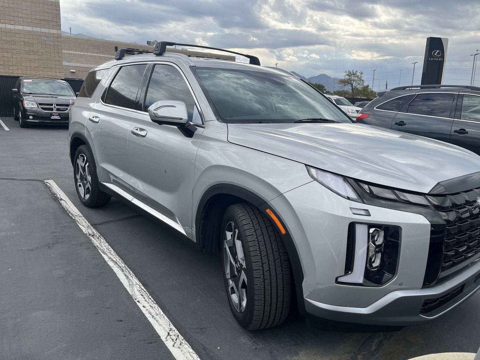 Used 2023 Hyundai Palisade Limited AWD/4WD image 3