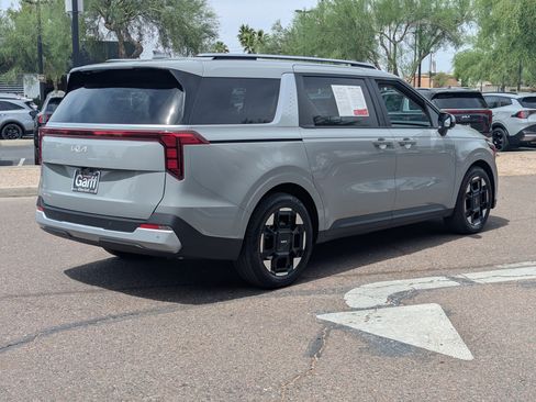 Certified 2025 Kia Carnival EX FWD image 3