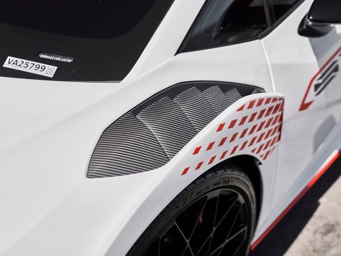 Used 2024 Lamborghini Huracan STO RWD image 10