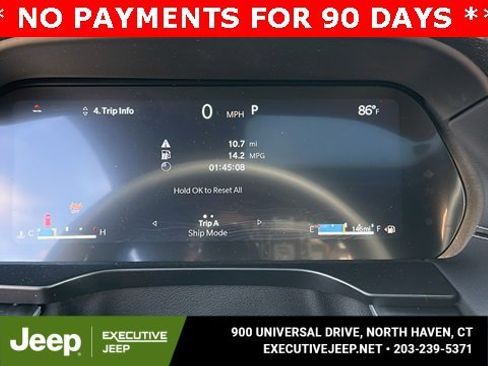 New 2025 Jeep Grand Cherokee Laredo w/ Luxury Tech Group I image 16