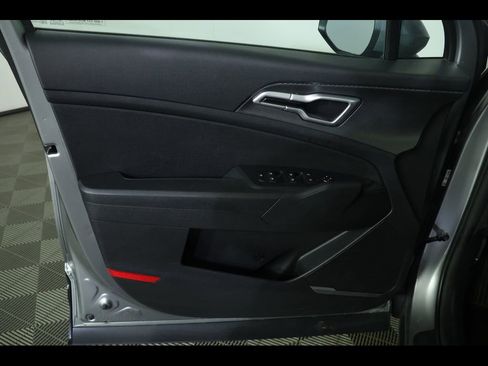 Used 2024 Kia Sportage LX image 20
