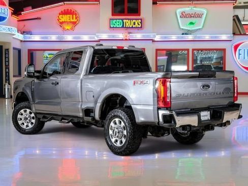 Used 2023 Ford F250 XLT w/ FX4 Off-Road Package AWD/4WD image 4