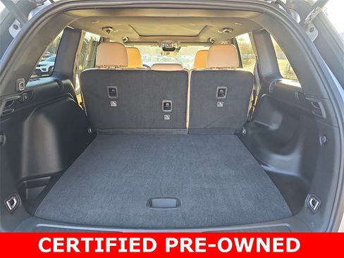 Used 2025 Jeep Grand Cherokee Limited w/ Black Appearance Package image 13