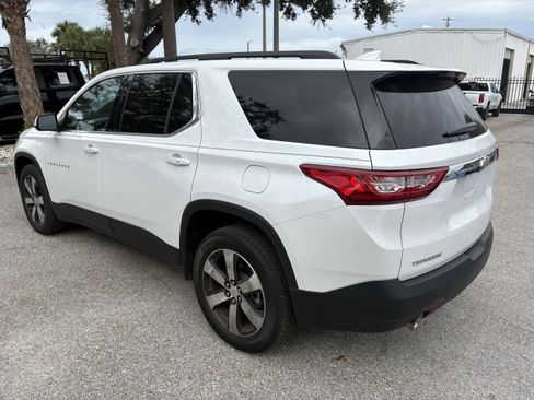 Used 2020 Chevrolet Traverse LT w/ LT Premium Package image 5