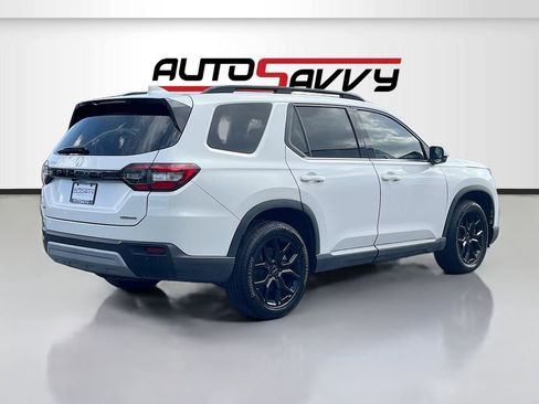 Used 2023 Honda Pilot Touring image 7