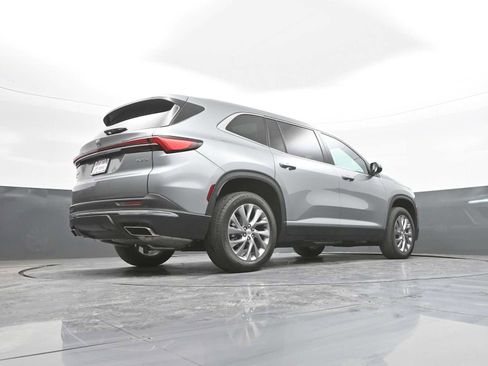 Used 2025 Buick Enclave Preferred w/ Power Package image 47