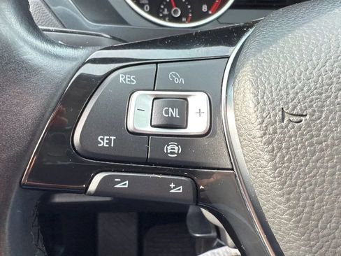 Used 2019 Volkswagen Tiguan SE AWD/4WD image 12