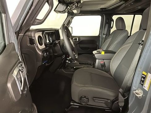 Used 2024 Jeep Wrangler Unlimited w/ Convenience Group AWD/4WD image 11
