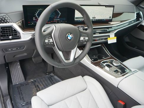 Used 2026 BMW X5 sDrive40i image 13
