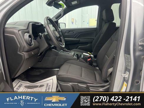 Used 2023 Chevrolet Colorado W/T image 9