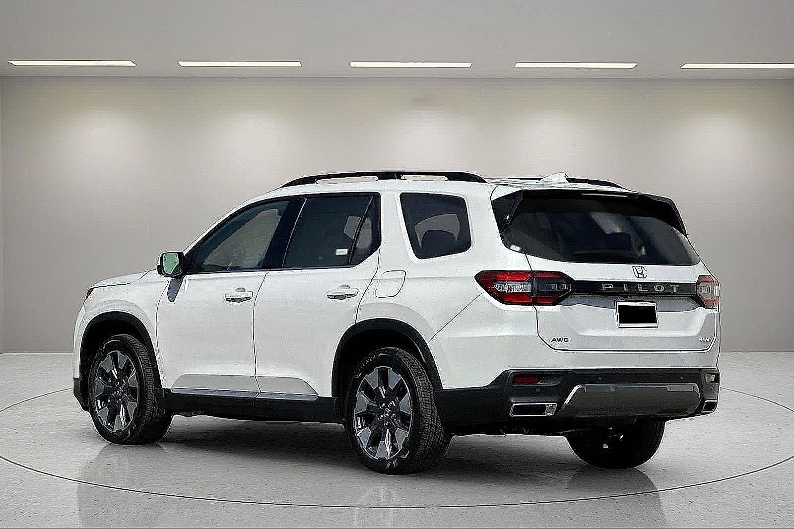 New 2026 Honda Pilot Elite image 3