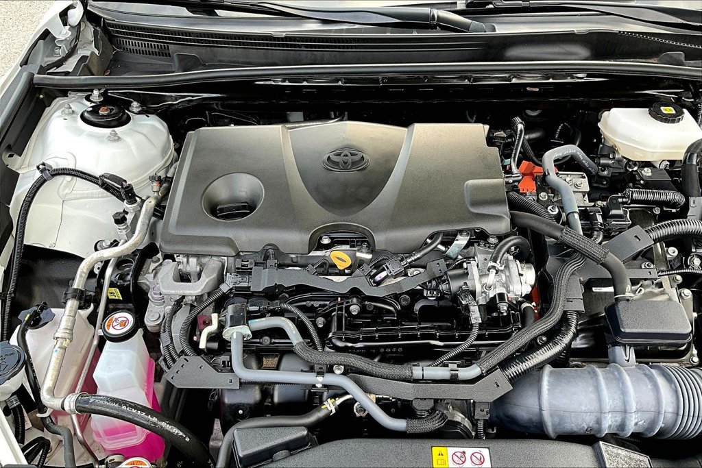 Used 2025 Toyota Camry LE FWD image 31