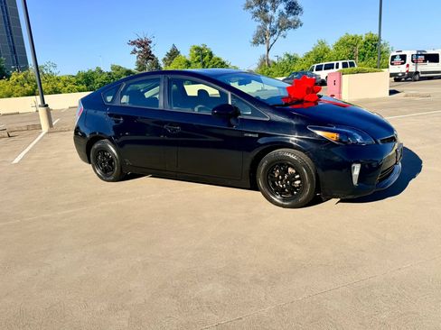 Used 2013 Toyota Prius Two FWD image 10