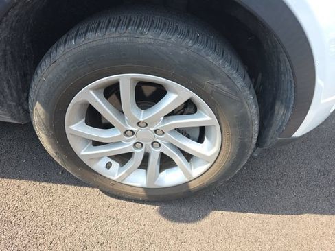 Used 2018 Land Rover Discovery Sport HSE AWD/4WD image 9