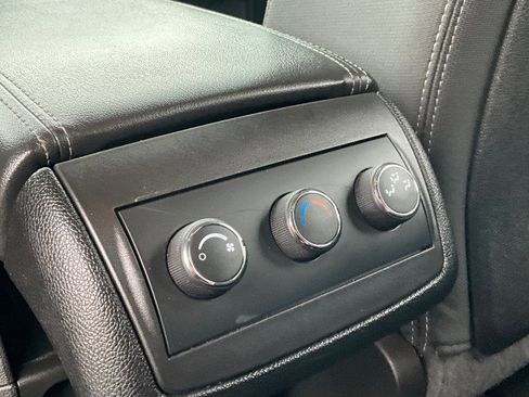 Used 2017 Chevrolet Traverse LT w/ Style and Technology Package image 31