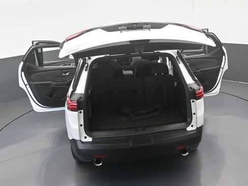 Used 2023 Chevrolet Traverse LT image 71