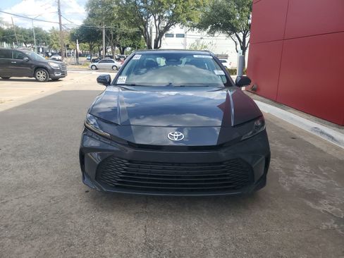 Used 2026 Toyota Camry LE w/ Convenience Package FWD image 8