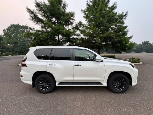 Used 2020 Lexus GX 460 Premium w/ Premium Package AWD/4WD image 3