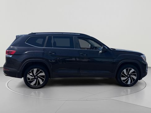 Used 2025 Volkswagen Atlas SE FWD image 6