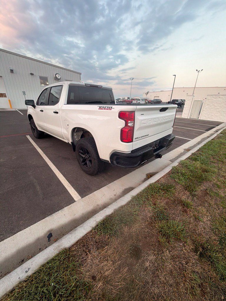 Used 2020 Chevrolet Silverado 1500 LT Trail Boss AWD/4WD image 4