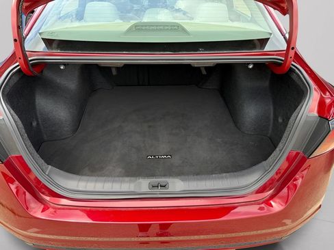 Used 2025 Nissan Altima 2.5 SV FWD image 29