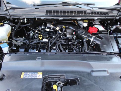 Used 2020 Ford Edge Titanium image 8