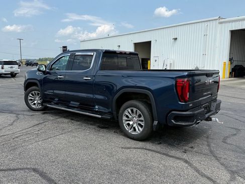 Used 2022 GMC Sierra 1500 Denali w/ Technology Package AWD/4WD image 3