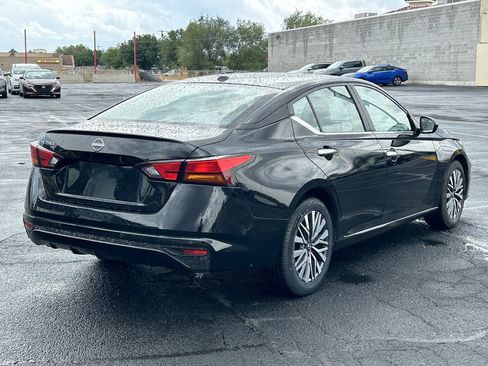 Used 2025 Nissan Altima 2.5 SV FWD image 3