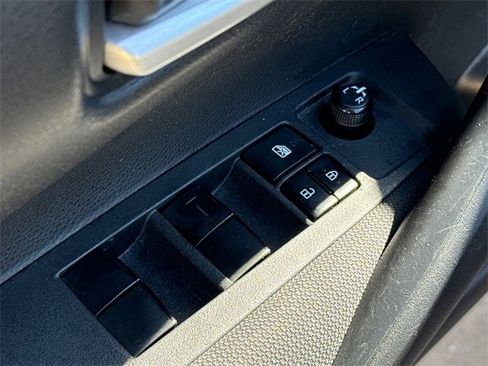 Used 2021 Toyota Corolla LE image 19