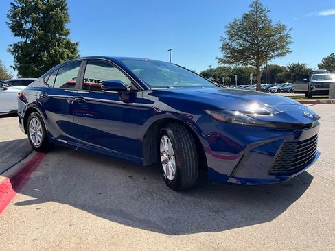 Used 2025 Toyota Camry LE image 5