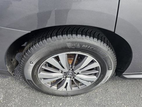 Used 2019 Nissan Pathfinder SL image 7