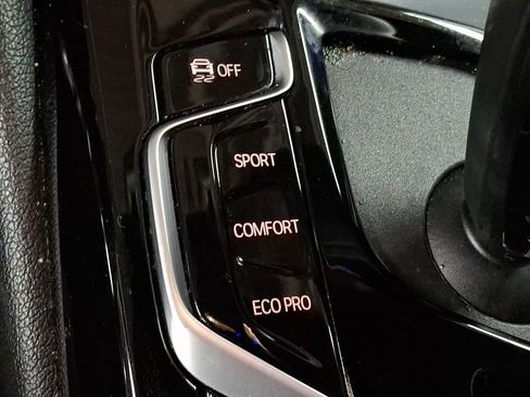 Certified 2022 BMW 530i xDrive w/ Convenience Package image 21