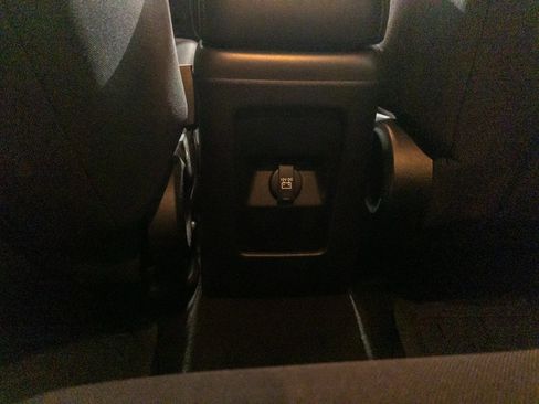 Used 2013 Dodge Journey SE image 11