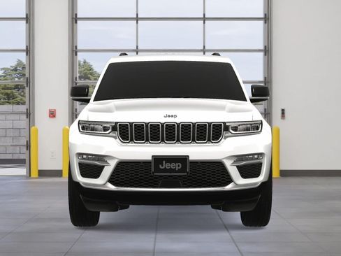 Used 2024 Jeep Grand Cherokee Limited AWD/4WD image 10