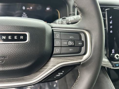 Certified 2024 Jeep Wagoneer L Series III w/ Flexible Seating Group AWD/4WD image 24